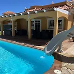 Pearetree - Gorgeous 4 Bedroom With Private Pool * カレタ・デ・フステ