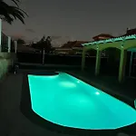 Pearetree - Gorgeous 4 Bedroom With Private Pool ヴィラ カレタ・デ・フステ