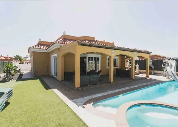 Pearetree - Gorgeous 4 Bedroom With Private Pool וילה