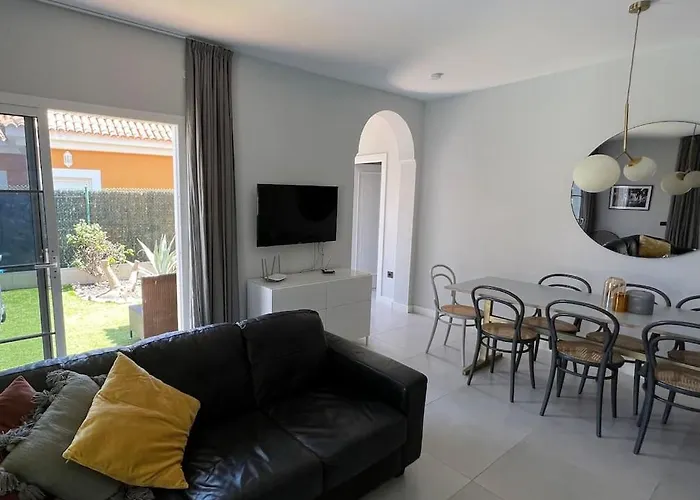 Pearetree - Gorgeous 4 Bedroom With Private Pool