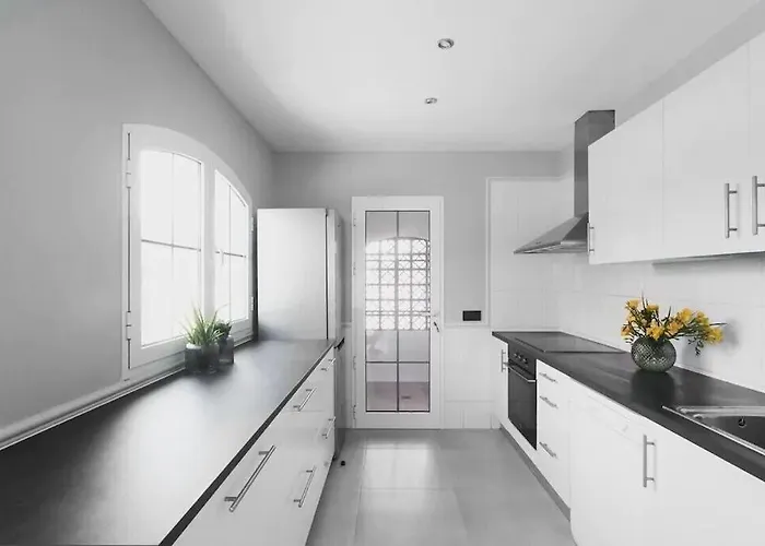 Pearetree - Gorgeous 4 Bedroom With Private Pool וילה *